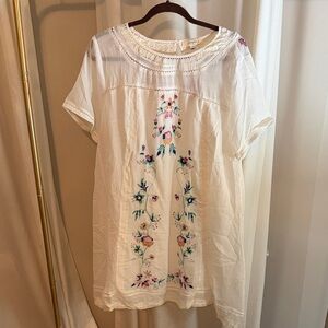 Umgee White Floral Embroidered Blouse